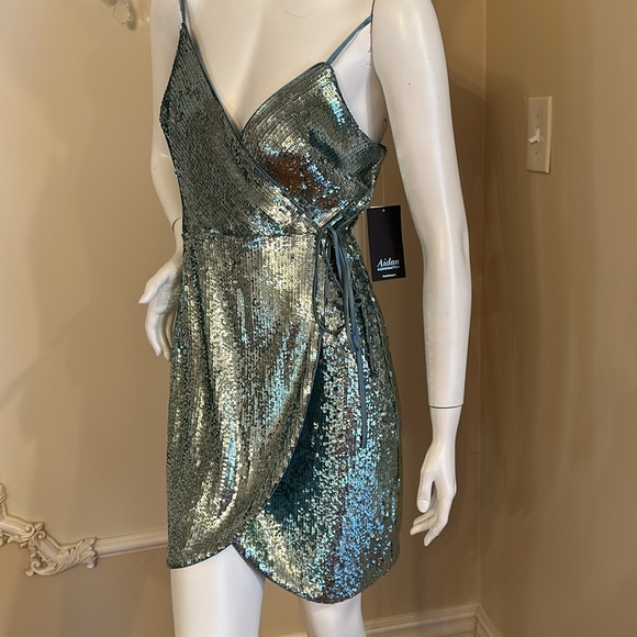 Aidan By Aidan Mattox
Spaghetti-Strap Sequin Wrap Cocktail Dress Size 8 - Picture 2 of 13